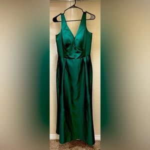 Kanali K Bridesmaids Dress, Sz 14, Emerald Green, Halter Neckline